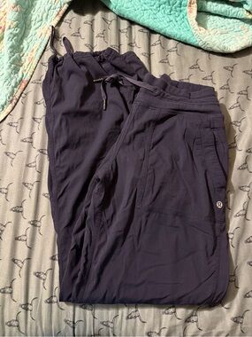 lululemon athletica women's navy drawstring joggers